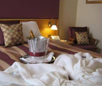 Book Glasgow Hotel Deals Offers Cheap Renfrewshire Hotels